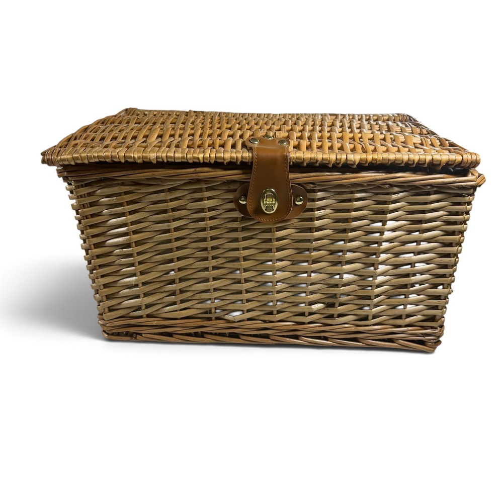 Pioneer Woman Wicker Picnic Basket Set Service for 2 Floral Patchwork Teal